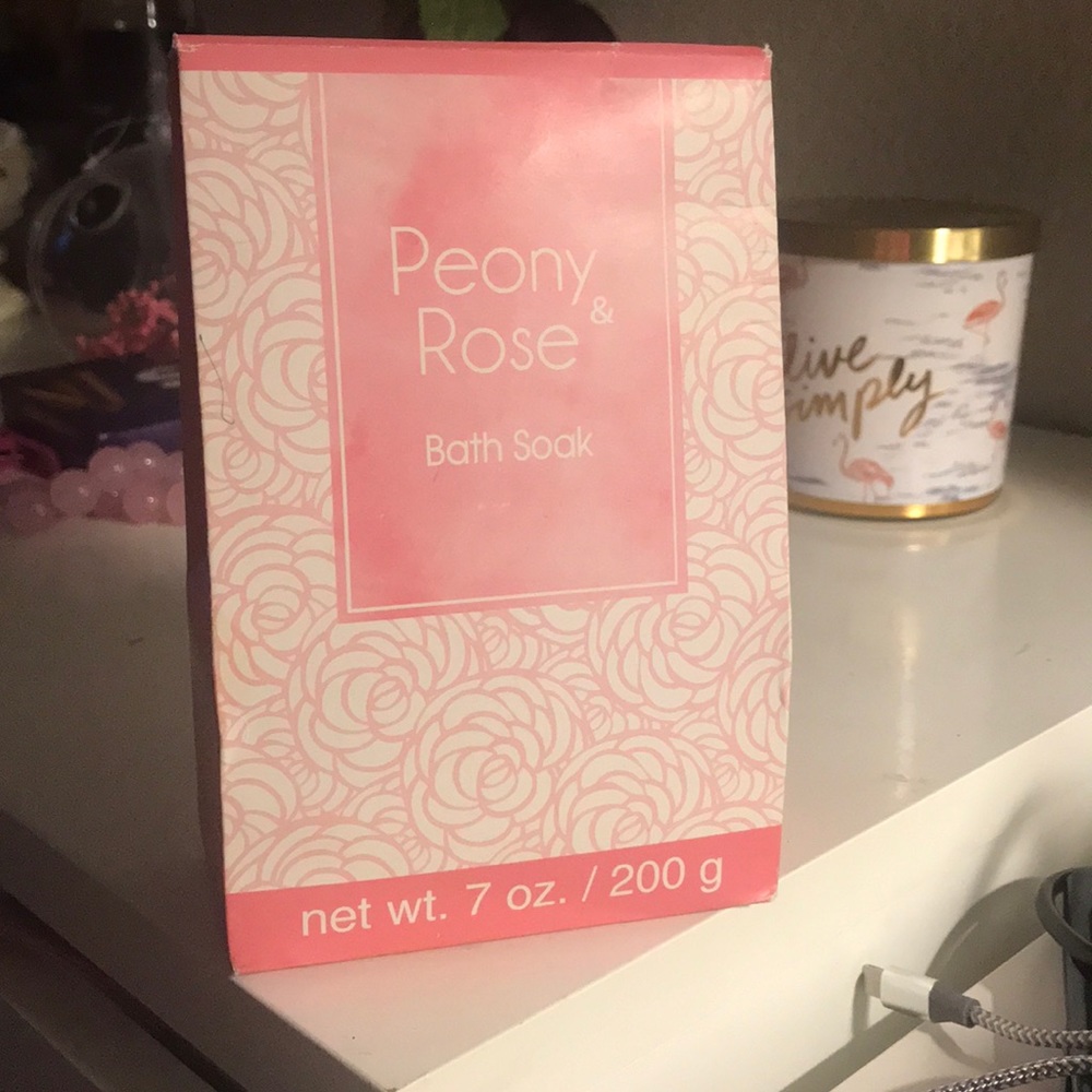 Brand New Peony & Rose Bath Soak